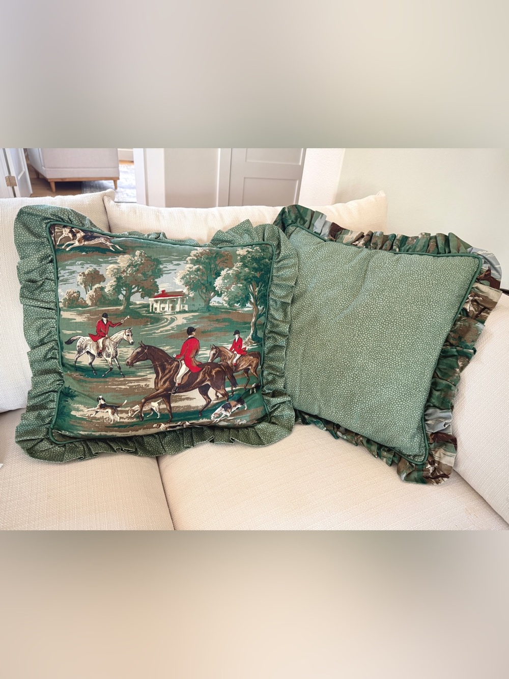 Vintage Equestrian Fox Hunt 18” Pillow Pair English Country Ruffled
